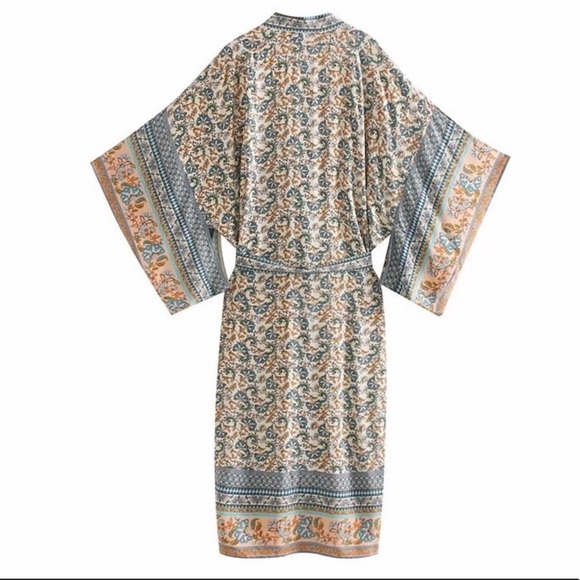 Heather Blue Whispy Print Kimono - Picture 4 of 9